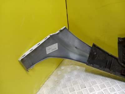 Накладка бампера переднього центральна Renault Trafic II, Opel Vivaro II, Nissan Primastar II (2006-2014) рестайл