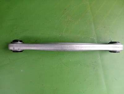 Рычаг задний правый Volkswagen Touareg NF (2010-2014)