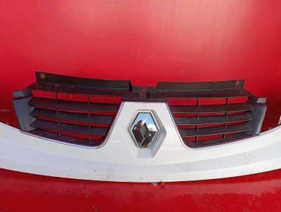 Накладка бампера переднего центральная Renault Trafic II, Opel Vivaro II, Nissan Primastar II (2006-2014) рестайл