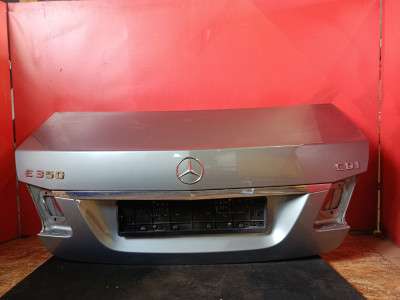 Кришка багажника (двері) E-class W212