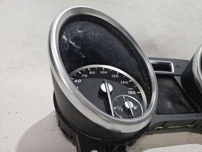 Панель приладів (щиток приладів) Mercedes ML W166 (з 2011)