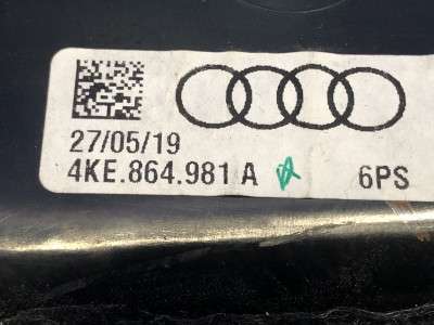 Бардачок (вещевой ящик) Audi E-TRON