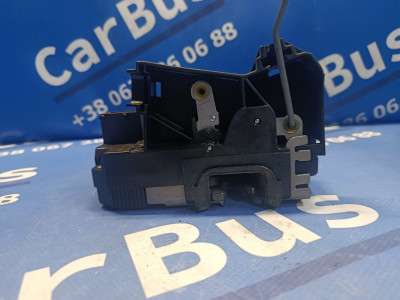 Замок дверей задньої лівої Renault Trafic II, Opel Vivaro II, Nissan Primastar II (2006-2014) рестайл