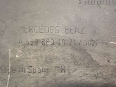 Ікло (кут) бампера правий Mercedes-Benz Vito W 639 (2003-2010) дорестайл