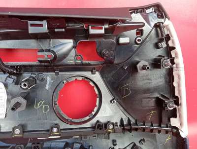 Обшивка (карта) дверей передньої правої BMW X5 F15 (2013-2018)