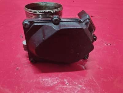 Заслінка дросельна Volkswagen Touareg FL (2015-2018)