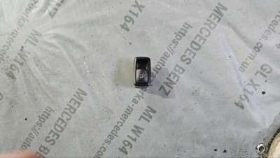 Кнопка відкриття багажника Mercedes ML W164 (2005-2011)