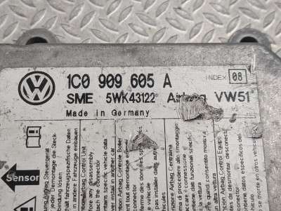 Блок управления подушками безопасности Volkswagen Touareg (2003-2006) дорестайл