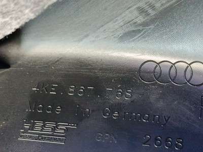 Обшивка стійки салону задня права Audi E-TRON