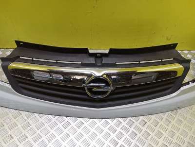 Накладка бампера переднього центральна Renault Trafic II, Opel Vivaro II, Nissan Primastar II (2006-2014) рестайл
