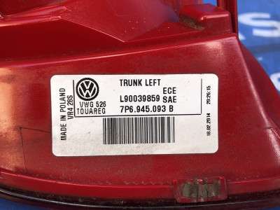 Ліхтар кришки багажника лівий Volkswagen Touareg NF (2010-2014) - 4