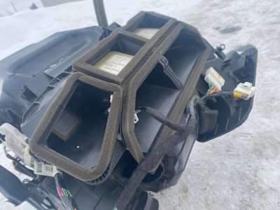 Корпус пічки Nissan Rogue 2014-2020