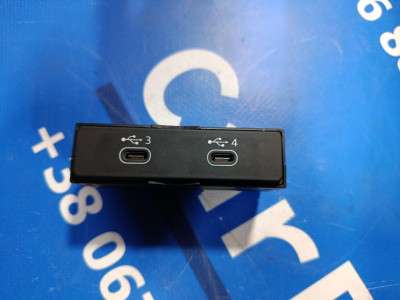 Роз`єм USB Audi E-TRON