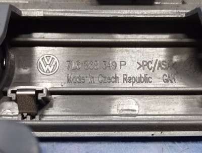 Плафон салону (ліхтар) Volkswagen Touareg NF (2010-2014)