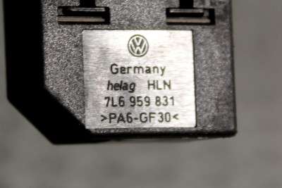 Кнопка відкриття багажника Volkswagen Touareg (2007-2010) рестайл