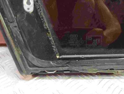 Скло кватирки двері задньої правої Audi Q7 4M(2015-2020)