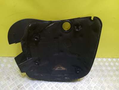 Накладка декоротивна (на ДВС) Volkswagen Touareg (2003-2006) дорестайл