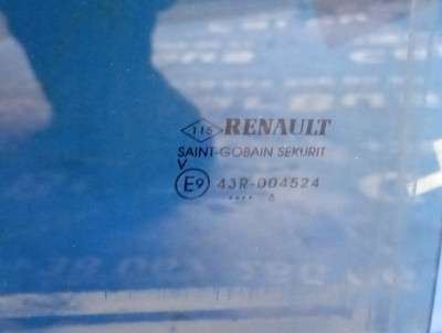 Скло бокових дверей задніх правих Renault Kadjar (2015 - 2022)