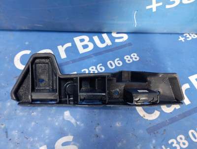 Кронштейн (кріплення) переднього бампера правий RENAULT MASTER III