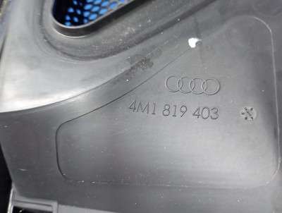 Жабо (пластик зливовий) Audi Q7 4M(2015-2020)