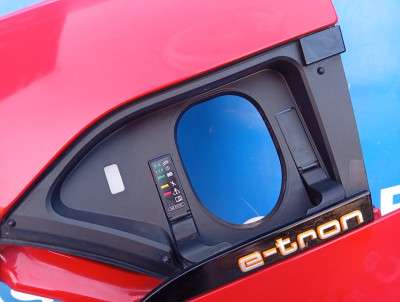 Крило переднє ліве Audi E-TRON