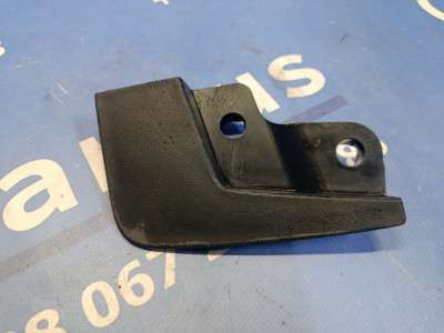 Бризговик передній Renault Trafic II, Opel Vivaro II, Nissan Primastar II (2006-2014) рестайл