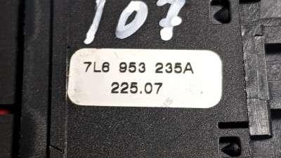 Кнопка аварійки Volkswagen Touareg (2007-2010) рестайл