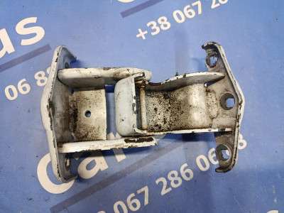 Петля двери распашной Renault Trafic II, Opel Vivaro II, Nissan Primastar II (2006-2014) рестайл