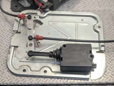 Замок крышки (двери) багажника BMW X5 E53 (2003-2006) рестайл