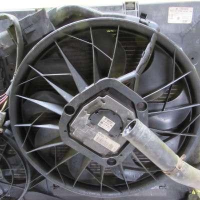 Касета радіаторів Volkswagen Touareg (2003-2006) дорестайл