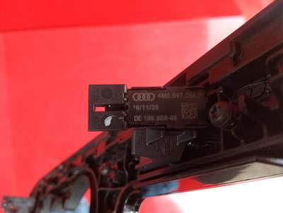 Консоль салону (центральна частина) Audi Q7 4M(2015-2020)