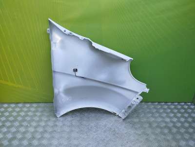 Крило переднє ліве Renault Trafic II, Opel Vivaro II, Nissan Primastar II (2001-2006) дорестайл