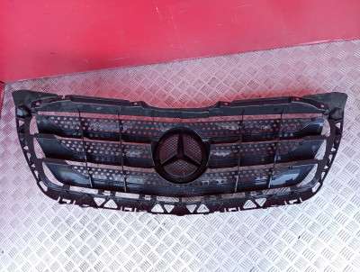 Решітка радіатора Mercedes-Benz Sprinter W 906 (2014-2018) рестайл