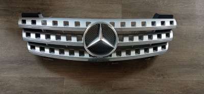 Решітка радіатора Mercedes ML W164 (2005-2011)