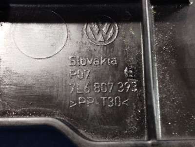 Кронштейн (кріплення) заднього бампера лівий Volkswagen Touareg (2003-2006) дорестайл