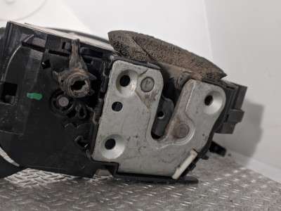Замок двери сдвижной правой Renault Trafic III, Opel Vivaro III (2014-2020)