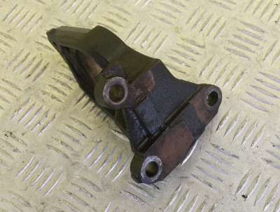 Крепление Renault Trafic II, Opel Vivaro II, Nissan Primastar II (2001-2006) дорестайл