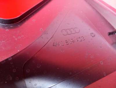 Жабо (пластик зливовий) Audi Q7 4M(2015-2020)