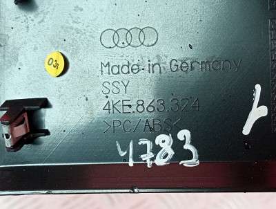Накладка центральної консолі Audi E-TRON