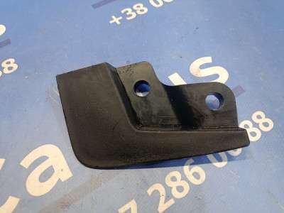 Бризговик передній Renault Trafic II, Opel Vivaro II, Nissan Primastar II (2006-2014) рестайл