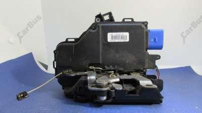 Замок дверей задньої правої Volkswagen Touareg (2003-2006) дорестайл