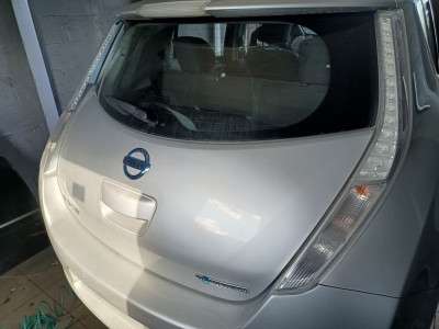 Кришка багажника (двері) Nissan LEAF I 2010-2017