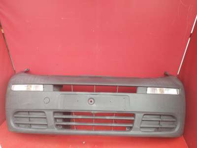 Бампер передний Renault Trafic II, Opel Vivaro II, Nissan Primastar II (2001-2006) дорестайл
