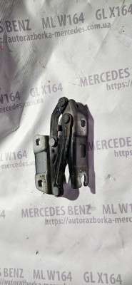Петля капота права Mercedes ML W164 (2005-2011)