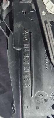 Дефлектор обдування салону центральний Mercedes ML W164 (2005-2011)