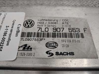 Блок керування підвіскою (пневмопідвіскою) Volkswagen Touareg (2003-2006) дорестайл