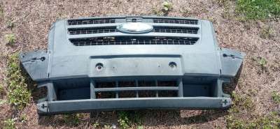 Решітка радіатора Ford Transit MK7 (V347 / V348; 2006—2013