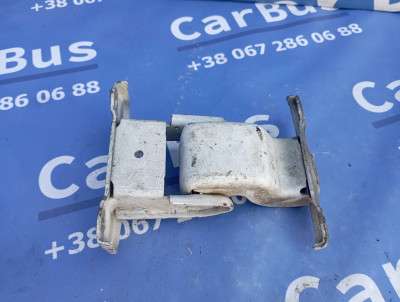 Петля двері розпашной Renault Trafic II, Opel Vivaro II, Nissan Primastar II (2006-2014) рестайл