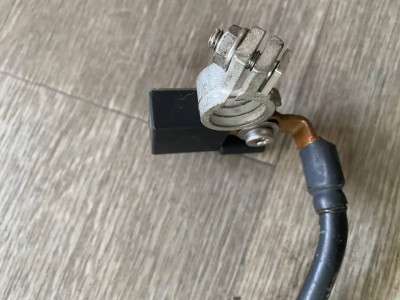 Клема акумулятора мінус E-class W212