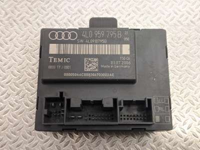 Блок керування дверима Audi Q7 (2006-2009)